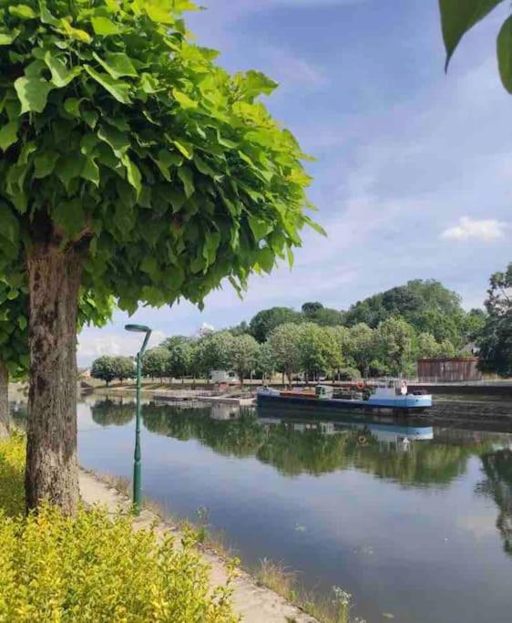 Charmant Studio Apartment Vierzon